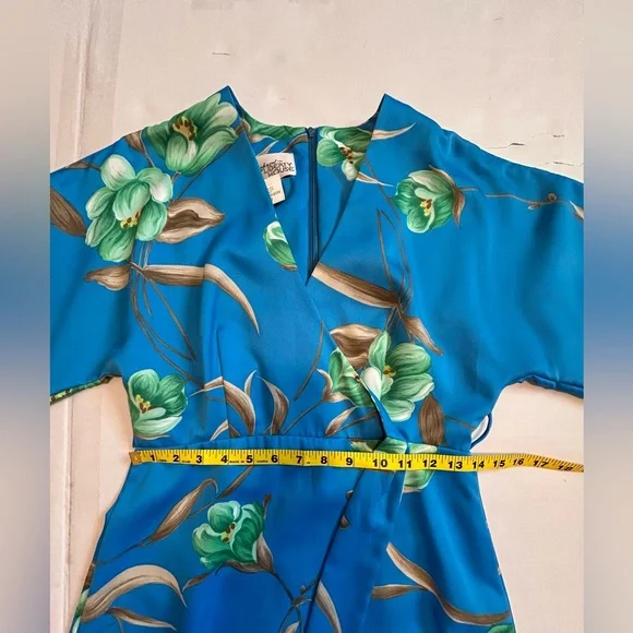 Vintage Tori Richard for Liberty house Hawaiian dress with side slit size 10 - Picture 10 of 12